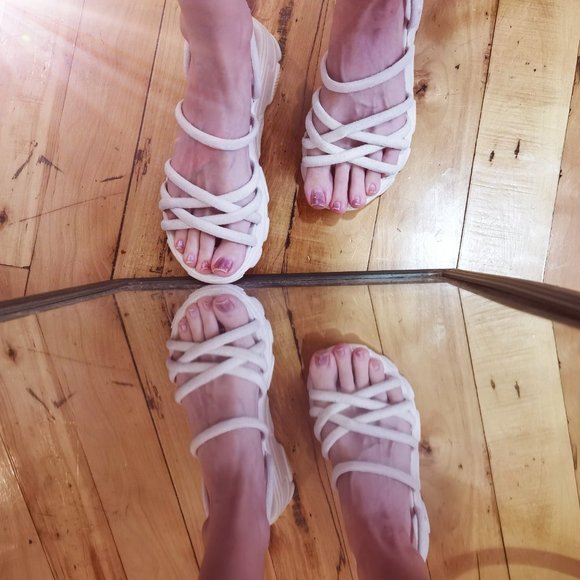 Beige apricot sandals flip flops - Picture 9 of 11